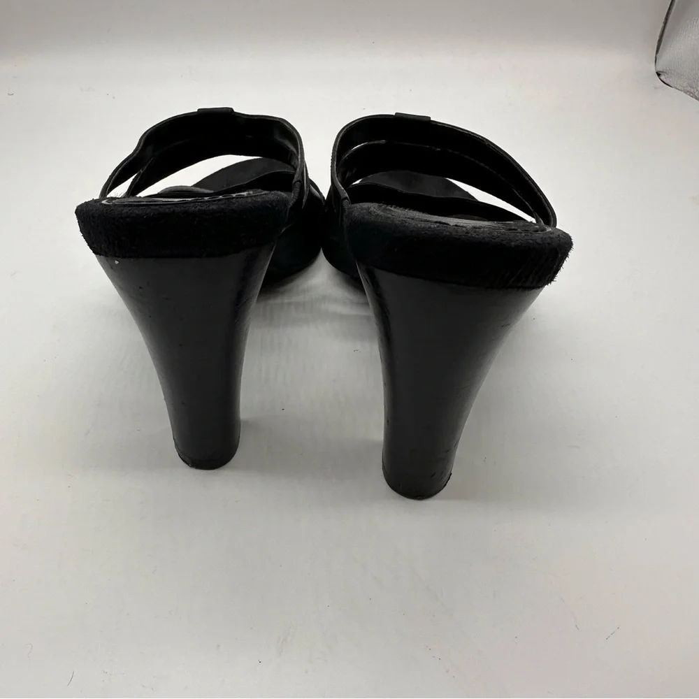 Bandolino Black Leather Strappy Heels 9